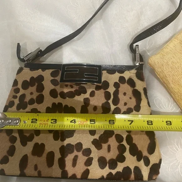 Fendy handbag - Picture 8 of 14